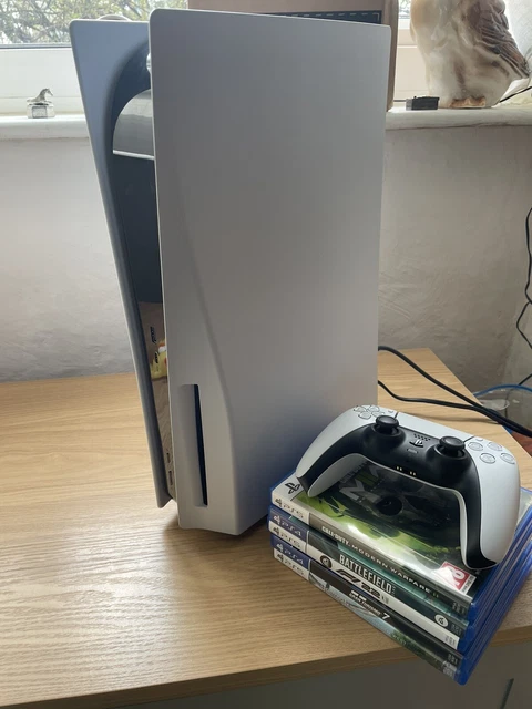 Sony PS5 Disc edition with 2TB storage and controller/ games