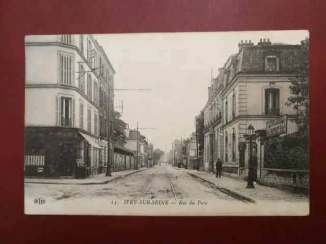 CPA - 94 -  IVRY-SUR-SEINE - Rue du Parc