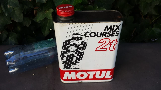 Ancien bidon huile MOTUL MIX COURSE 2 TEMPS 2 litres idéal collection garage.