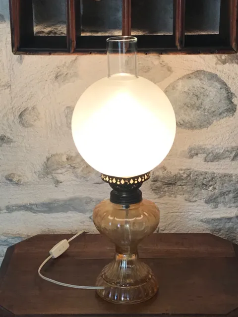 Lampe verre et laiton, imitation lampe à pétrole