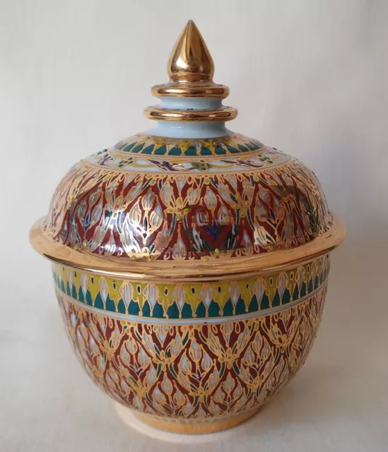 Thai Benjarong Gold Hand Painted Enamel Porcelain pot benjarong lidded pot asian