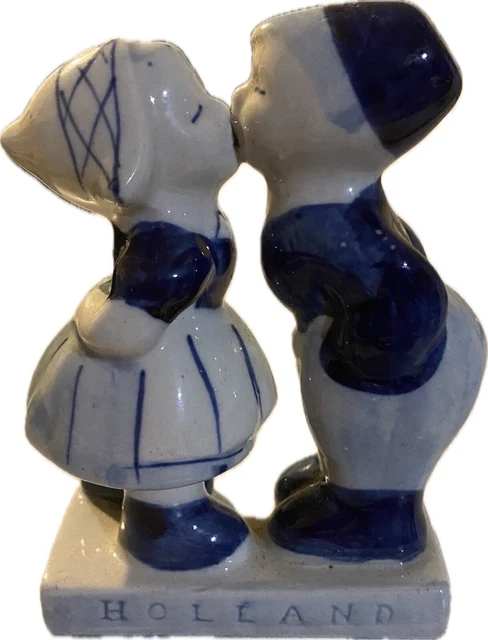 VINTAGE DELFT BLUE Holland Dutch Boy Girl Kissing Hand Painted Ceramic ...