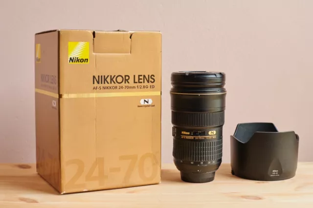 Used Nikon AF-S Nikkor 24-70mm F/2.8G ED lens with Carry Case, Hood & Box