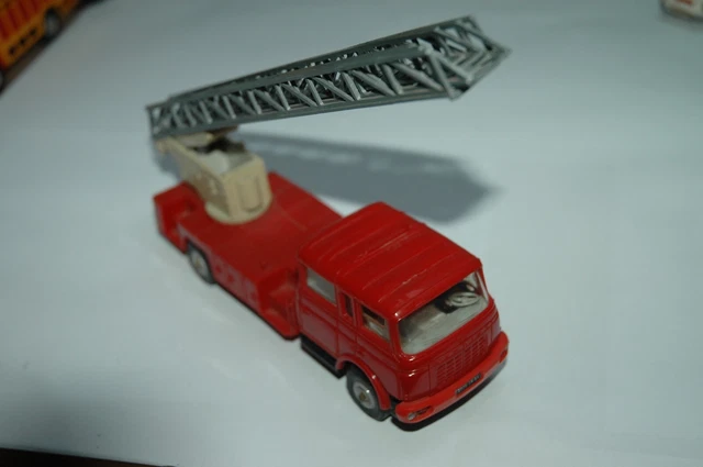 BERLIET GBK 18 MAGIRUS POMPIER NOREV 1/43 SANS BOITE