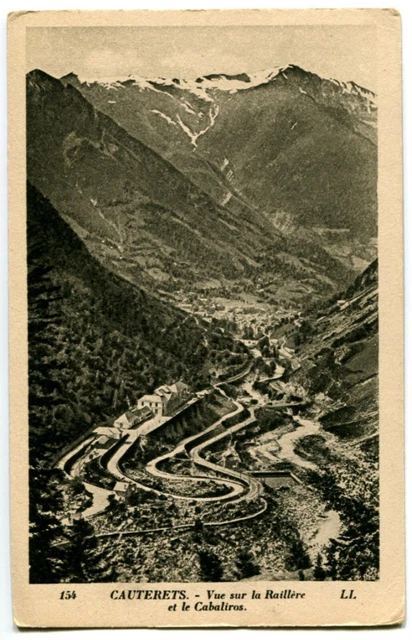 CPA 65 Hautes-Pyrénées Cauterets view of the Raillère et le Cabaliros