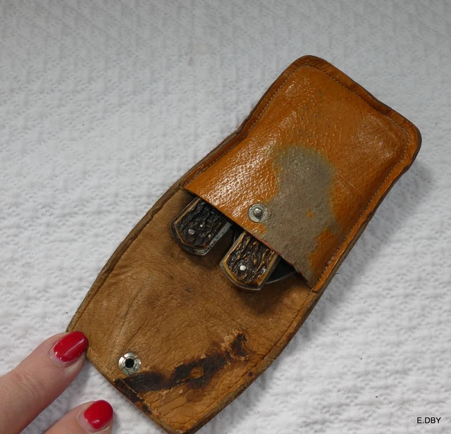 Ancien Necessaire De Voyage  Couverts Dans Leur Ecrin En Cuir