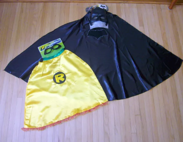 2 Dynamic DUO Batman & Robin Child Cape W Masks Kids size 4-6 NEW Play Costume