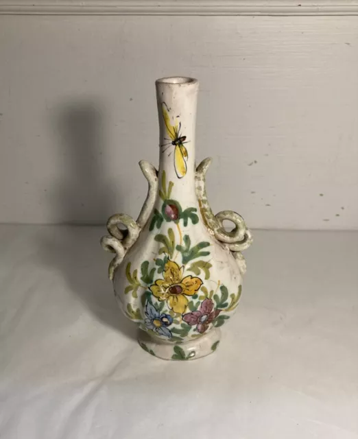 Joli vase soliflore en faïence polychrome décor fleurs et d'insectes Italie 19E