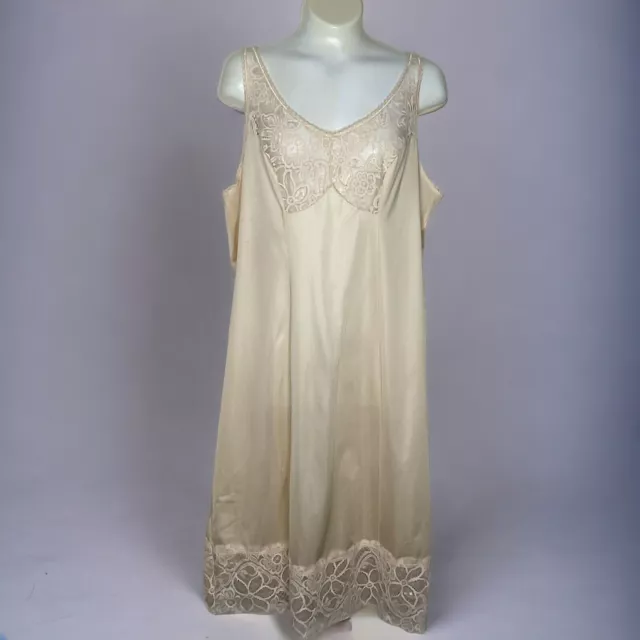 VTG BALI WOMEN'S Ivory Lace Accents Adjust Slip Undergarment Gown USA ...