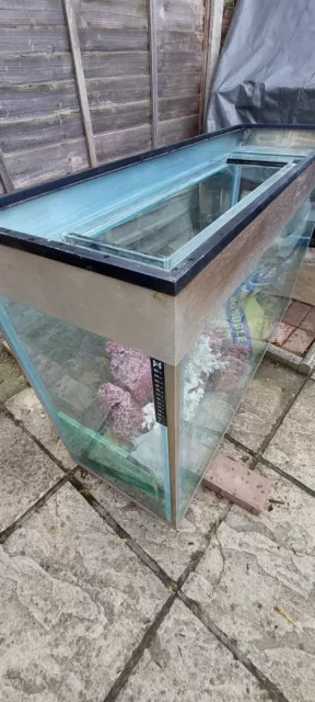 large fish tank aquariam , used / excellent condition