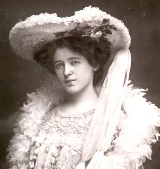 Denise Orme RPPC Postkarte antike Schauspielerin hübsche süße Mütze Lederhandschuhe