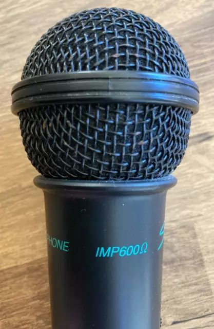 Stagg MD-500 Dynamic Microphone 2