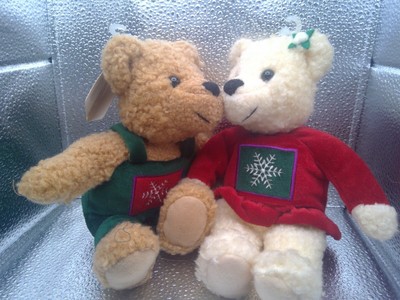 Hallmark Kiss Kiss Mistletoe Bears