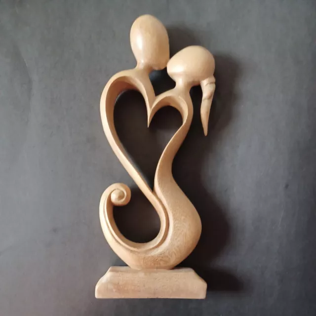 Indonesia WOOD SCULPTURE HAND CARVED COUPLE W/HEART Everlasting  Kiss