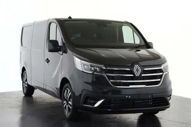 2025 RENAULT TRAFIC LL30 Blue dCi 150 Extra Sport [Safety] Panel Van ...
