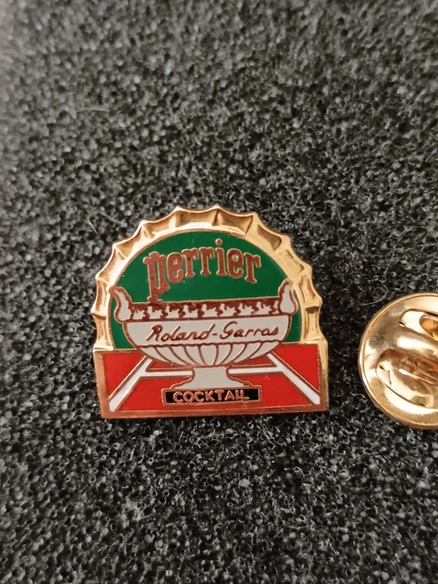 Pin's tennis / Roland Garros - perrier (EGF