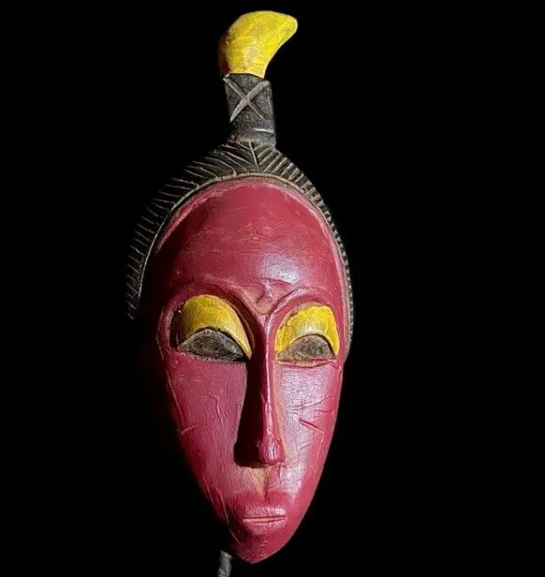 Authentic African art Cote d'Ivoire, specifically a Guro mask Wood guro-8655