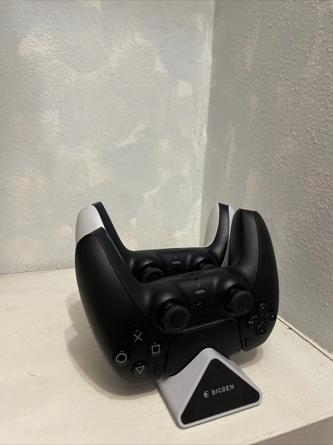 Playststion 5 Digital Edition + Base di ricarica Joypad + 2 JoyPad 2