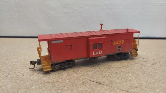 HO Scale Walthers L&D #6429 Bay Window Caboose Weathered Custom