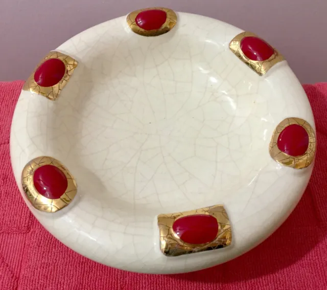 Coupe vide poche en céramique émaillé de Longwy décorée de 6 cabochons rouges