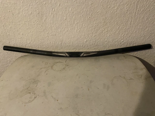 Spezialisierte Hybrid Fahrrad Lenker 660 mm breite schwarze Stangen 25,4 mm Klemme 405g XC
