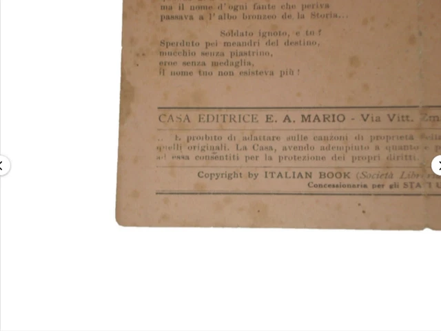 Rosa Di Giallo Su Uno Sparto Antico Di Musica Fotografia Stock Rosa Di Giallo Su Uno Spartito Antico Di Musica Image39130540
