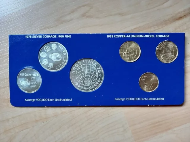 Argentinien 6 Münzen zur Fußball WM 1978 davon 3 Silbermünzen 900er Silber 50 Gr