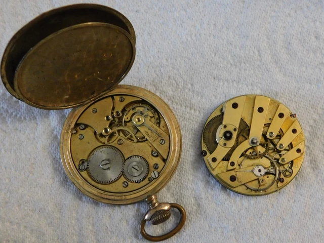 PETITE MONTRE GOUSSET ancienne En argent - Non Fonctionnelle EUR 20,00 - FR