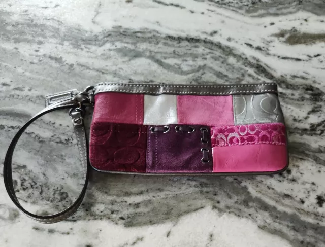 Coach F23553 Medium Corner Zip Snap Bifold Wallet in Signature Coated  Canvas - Khaki / Fuchsia Pink Women's Wallet