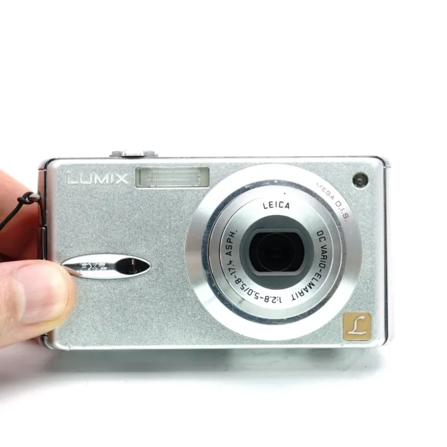 Panasonic Lumix DMC-FX2 Kompakte Digitalkamera Digicam mit Zoom Objektiv