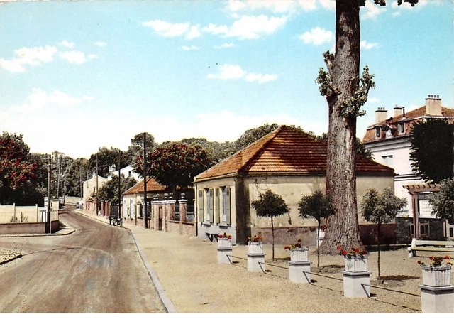 91.n° 205085.limeil brevannes.la mairie et rue pasteur.vue générale.cpsm - 1