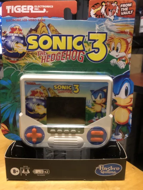 Hasbro Tiger Electronics Sonic the Hedgehog 3 Electronic LCD Video Game - E9730