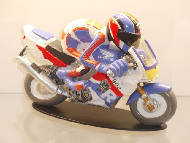 Joe Bar Team: Resin Figur: Charly Mande Honda 900 CBR ohne Verp./ohne Heft