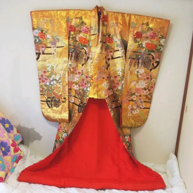 Japanese Kimono Uchikake Luxurious Wedding Embroidery Pure Silk Flower Gold K124 3