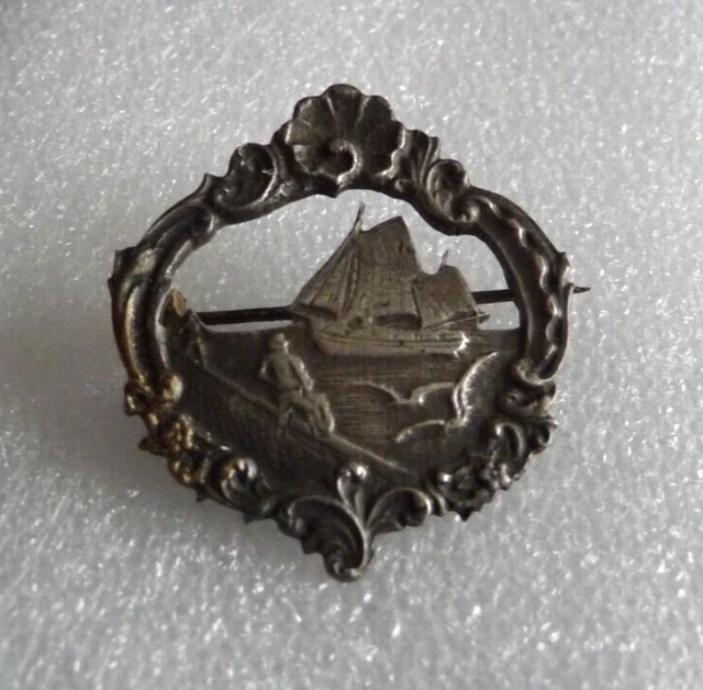 Broche Ancienne Trompette En Plaqué Argent - Style Art Nouveau - Occasion Très Bon état