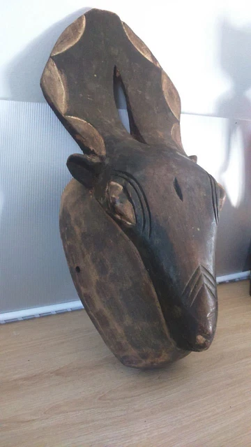 African mask. Masque africain