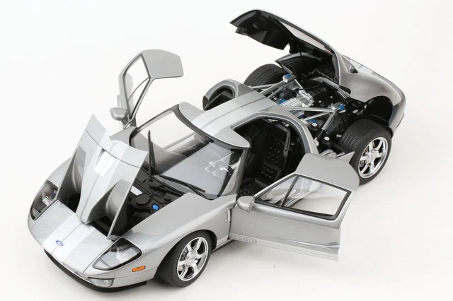 AUTOart 1/18 Ford GT40 Car Model