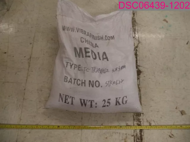 Vibra Finish Media Fast Cut Triangles 3x3mm, 25KG Weight Bag, STK0622