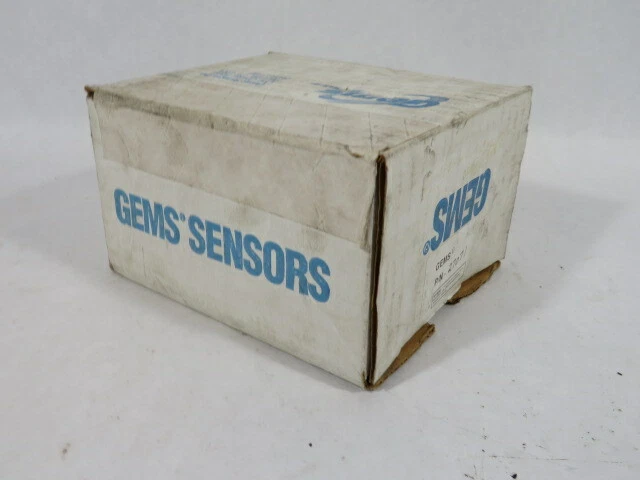 Gems 27071 Shuttle Type Flow Switch 1.25" NPT 50-240VAC 20VA ! NEW !