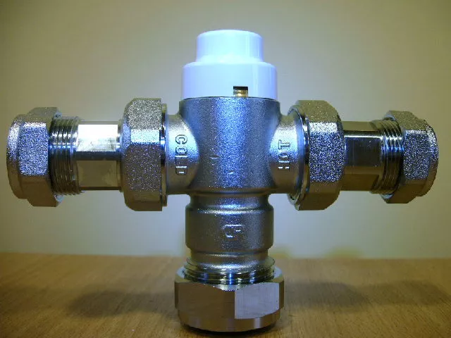 Thermostatic Mixing Valve 22mm with 15mm reducers TMV 2 & 3