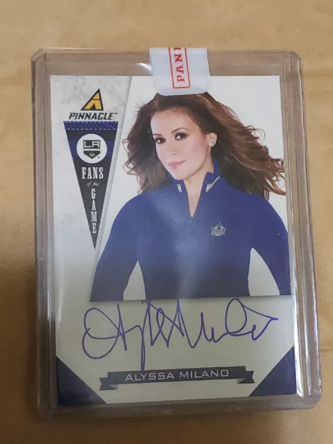 2011 Alyssa Milano Autograph Auto Panini Pinnacle Fans Of The Game