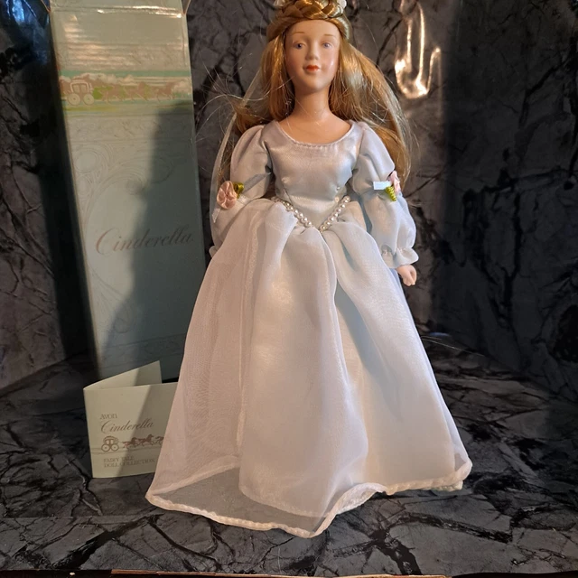 Collectible Avon Fairy Tale Doll Collection Cinderella 1984 New In Box 9.5 In