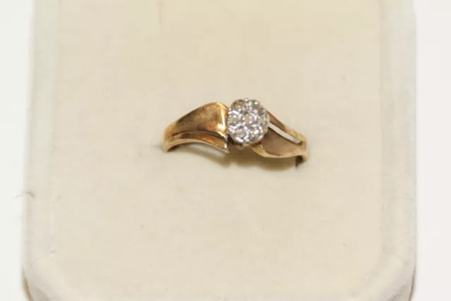 Vintage Ladies 10K Gold Diamond Ring Estate Find Jewelry Lot 39