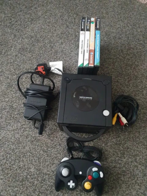 Nintendo GameCube Console with Controller, TV Lead, Power Lead & 4 Games