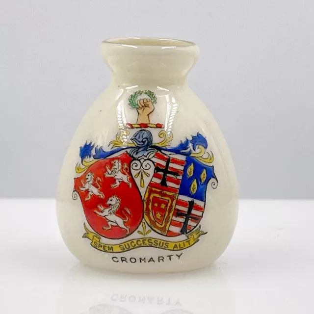 Vintage Arcadian Crested China Miniature Model Of Vase - Cromarty Crest