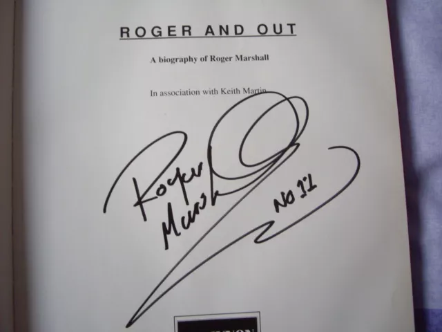 Mehrfach signiertes Roger Marshall Buch, ""Roger and Out"" Wayne Gardner, Roger Burnett e 2