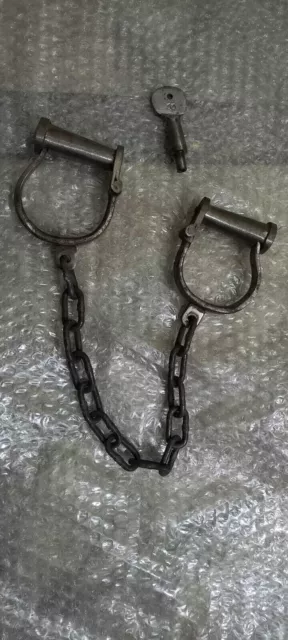 Memorabilia Iron Handcuffs Antique Style police Shackles-Props 21'' Handcuffs
