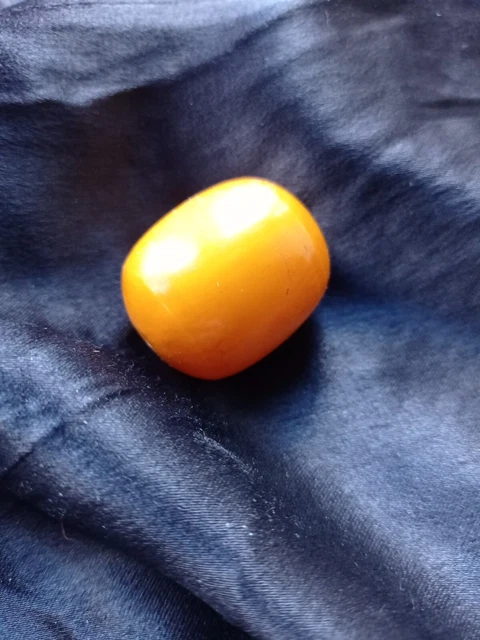 Ambre ou bakélite perles boules pearl Amber ? Perle ancienne. Collier