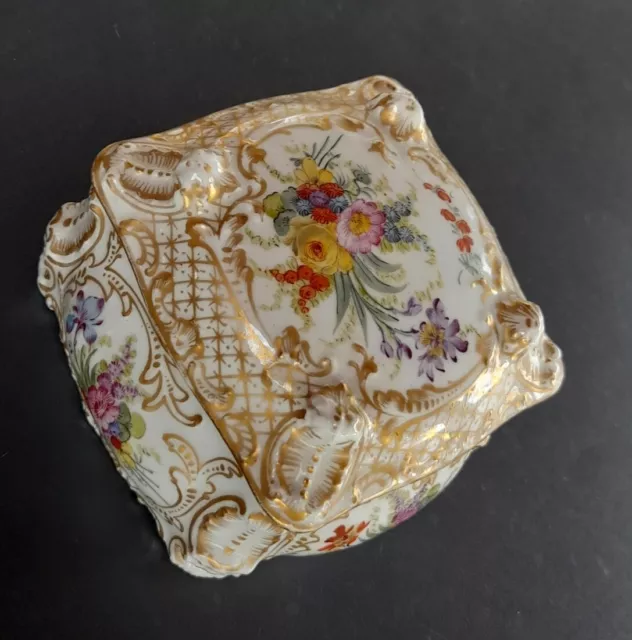 Bonbonnière En Porcelaine Allemande Style Meissen Main Saxe Signé Boîte Peinte