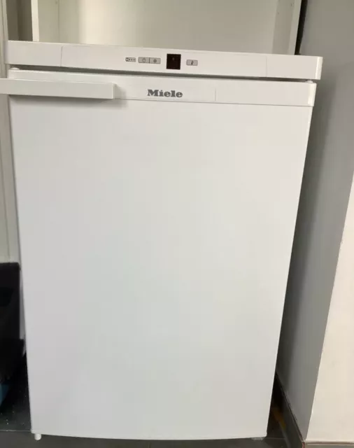 Freistehender Gefrierschrank Miele F12011S-2, A++, 98L